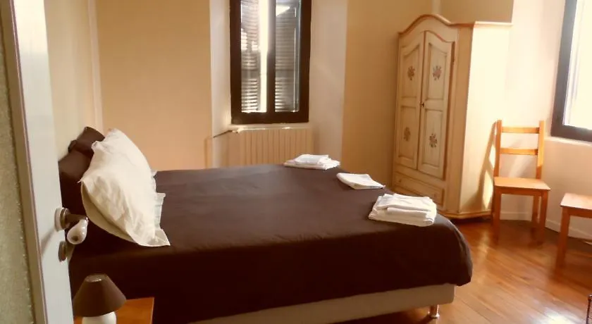 Brugnola 1932 Vegan Country House Bed and Breakfast Bardi